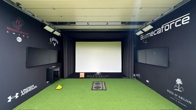 Studio de simulateur de golf installé par Addon Golf